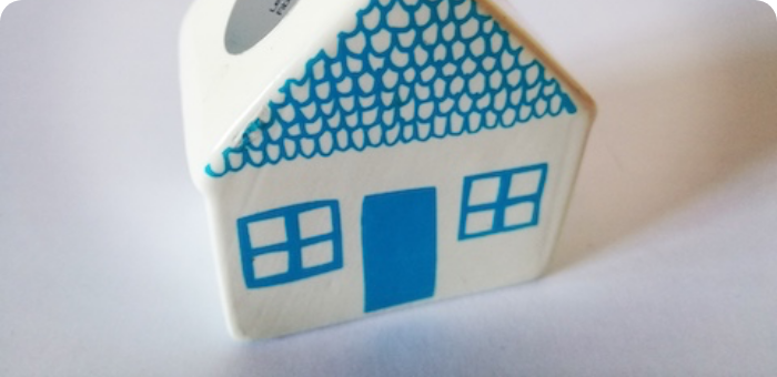 casetta di ceramica